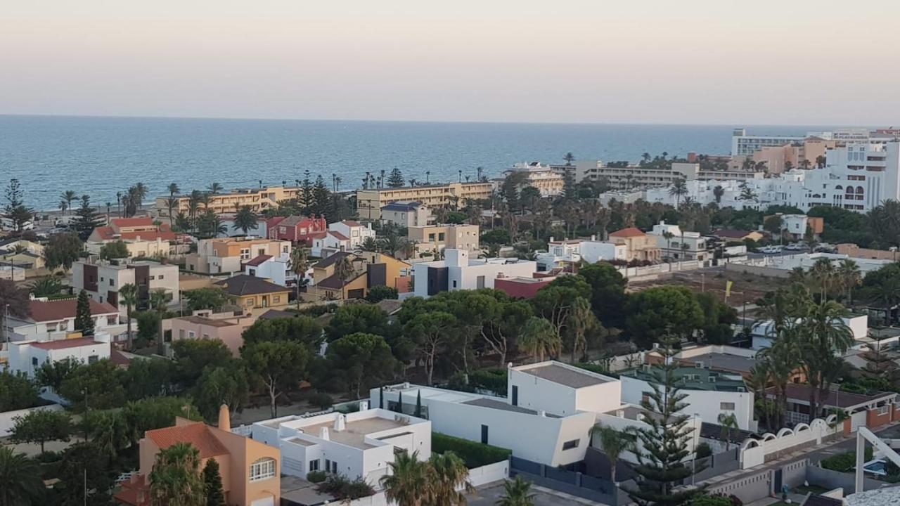 Ferienwohnung ÁTiCO EN URBANIZACIÓN ROQUETAS DE MAR Exterior foto