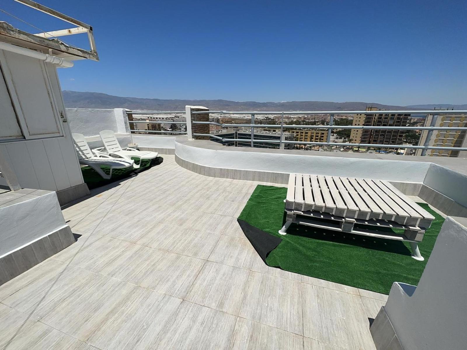Ferienwohnung ÁTiCO EN URBANIZACIÓN ROQUETAS DE MAR Exterior foto